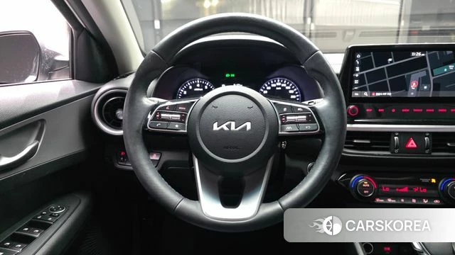 Kia The New K3 2nd generation 2021 Белый из Кореи, фото 4
