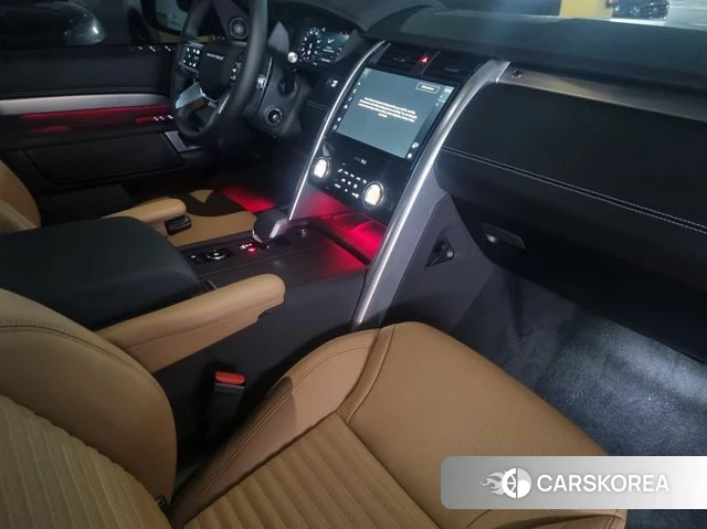 Land Rover Discovery 5 2025 Белый из Кореи, фото 4