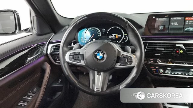 BMW 5 Series (G30) 2018 Белый из Кореи, фото 4