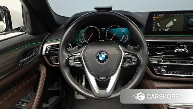 BMW 5 Series (G30) 2018 Белый из Кореи, фото 4