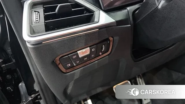 BMW 4 Series (G22) 2024 Черный из Кореи, фото 4