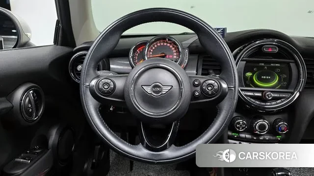 Mini Cooper D 2018 Темно-зеленый из Кореи, фото 4