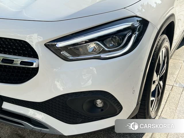 Mercedes-Benz GLA 2023 Белый из Китая, фото 4