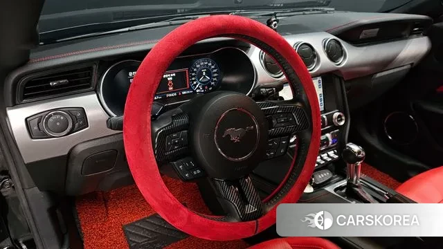 Ford Mustang 2023 Черный из Кореи, фото 4