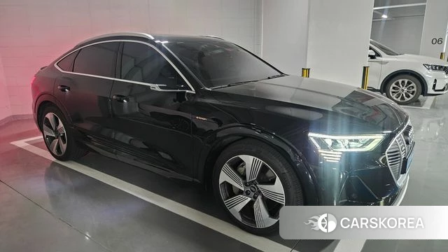 Audi e-Tron 2022 Черный из Кореи, фото 4
