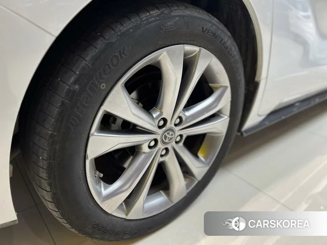 Toyota Saina 2023 Белый из Китая, фото 4