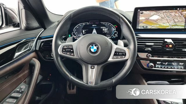 BMW 5 Series (G30) 2021 Белый из Кореи, фото 4