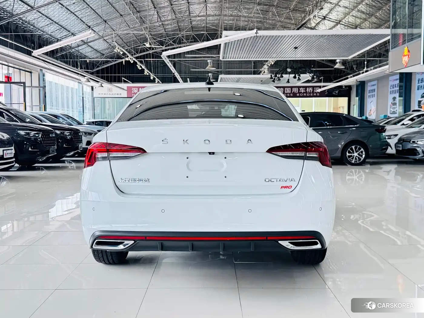 Skoda Octavia 2023 Белый из Китая, фото 4