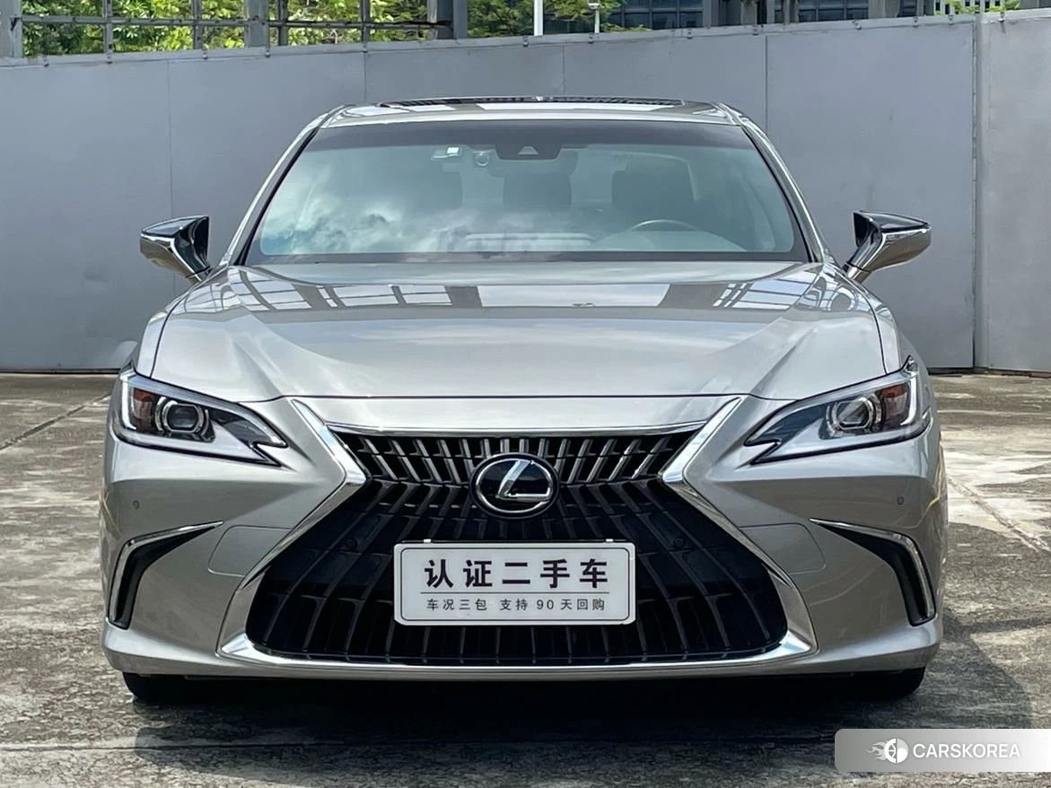 Lexus ES 2021 Серебристо-серый из Китая, фото 4