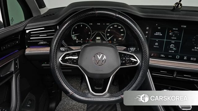 Volkswagen Touareg 3rd generation 2024 Белый из Кореи, фото 4