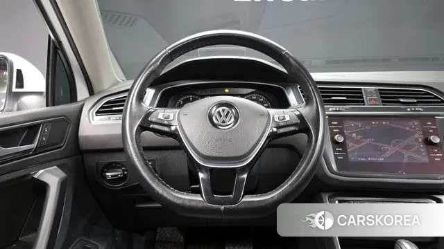 Volkswagen Tiguan second Generation 2018 Белый из Кореи, фото 4
