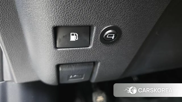 Toyota Prius 4th Generation 2022 Белый из Кореи, фото 4