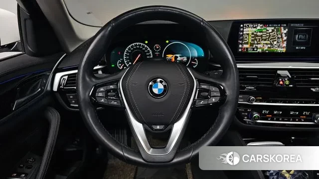 BMW 5 Series (G30) 2019 Белый из Кореи, фото 4