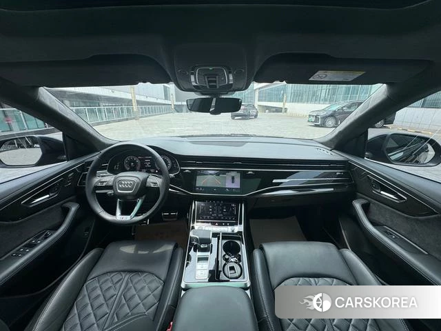 Audi Q8 2023 Черный из Китая, фото 4
