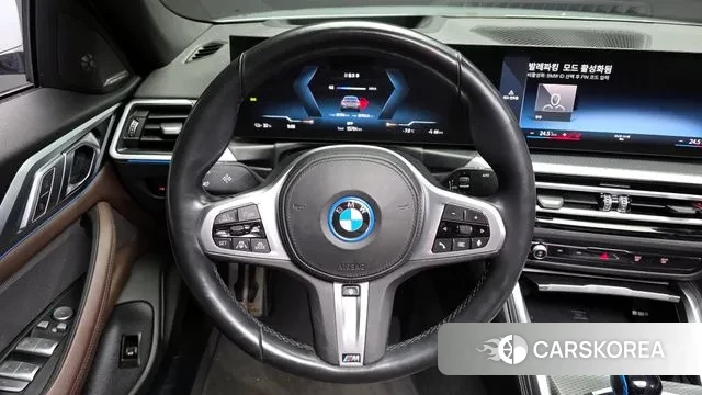 BMW i4 2022 Цвет галактики из Кореи, фото 4