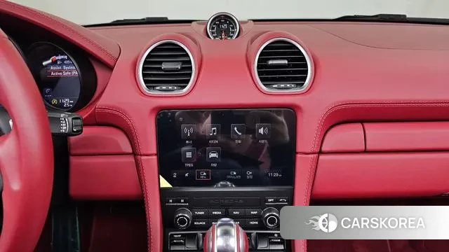 Porsche 718 Boxster 2024 Белый из Кореи, фото 4