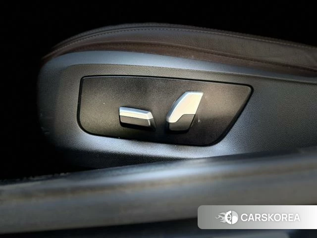 BMW 5 series 2022 Черный из Китая, фото 4