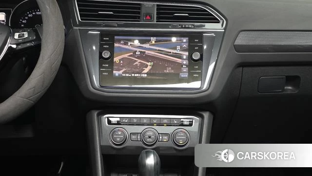 Volkswagen Tiguan second Generation 2019 Белый из Кореи, фото 4