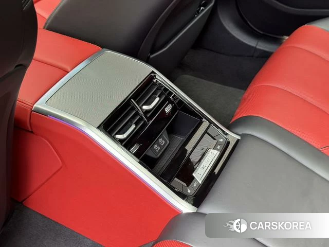 BMW 8 series 2021 Черный из Китая, фото 4