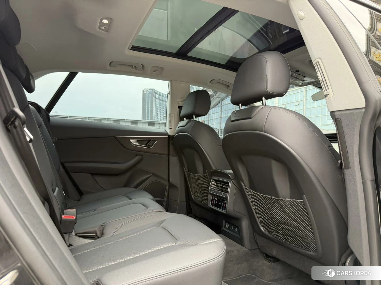 Audi Q8 2021 Черный из Китая, фото 4