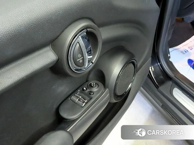 Mini Cooper 2020 Черный из Кореи, фото 4