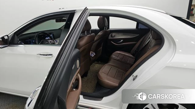 Mercedes-Benz E-Class W213 2018 Белый из Кореи, фото 4