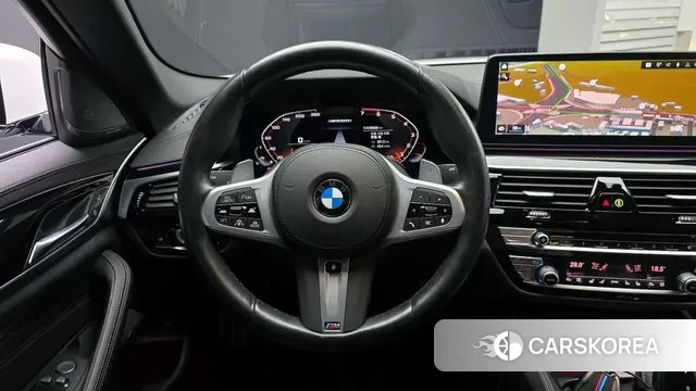 BMW 5 Series (G30) 2023 Белый из Кореи, фото 4