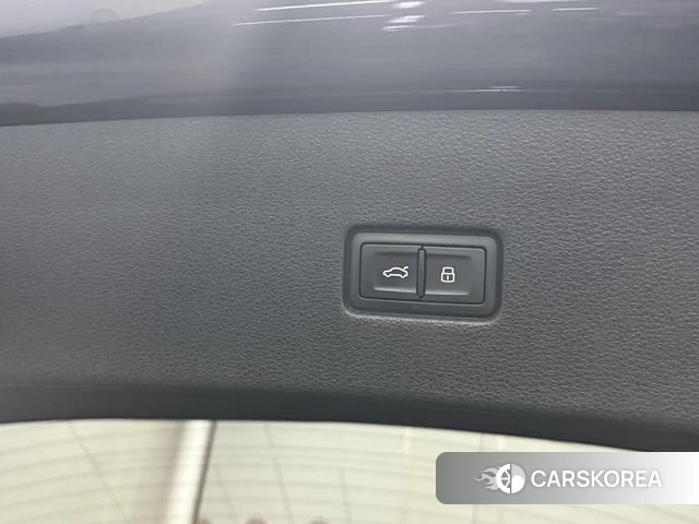 Audi Q8 2021 Черный из Китая, фото 4