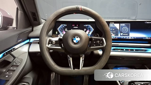 BMW 5 Series (G60) 2025 Серый из Кореи, фото 4