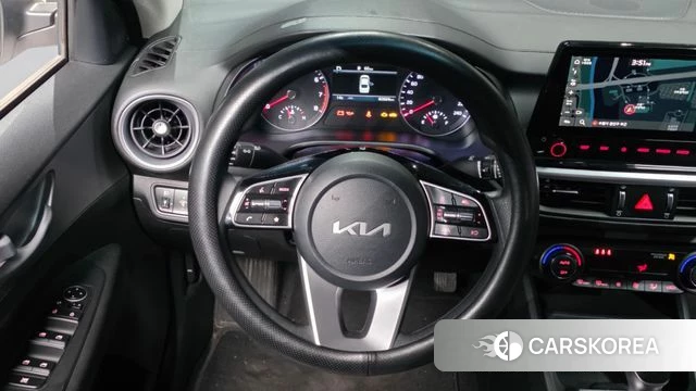 Kia The New K3 2nd generation 2022 Белый из Кореи, фото 4