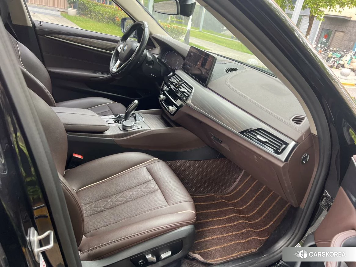 BMW 5 series PHEV 2021 Черный из Китая, фото 4