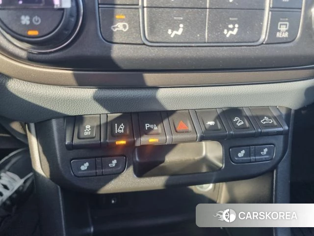 Chevrolet (GM Daewoo) Real New Colorado 2021 Красный из Кореи, фото 4