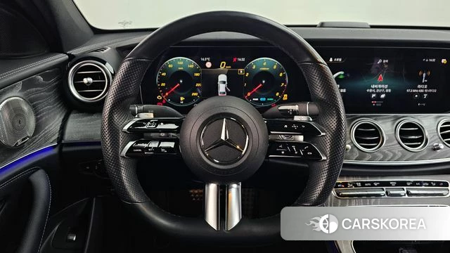 Mercedes-Benz E-Class W213 2022 Белый из Кореи, фото 4