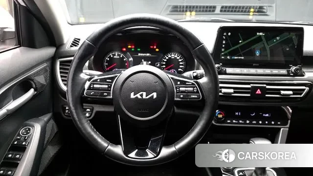 Kia Seltos 2022 Белый из Кореи, фото 4