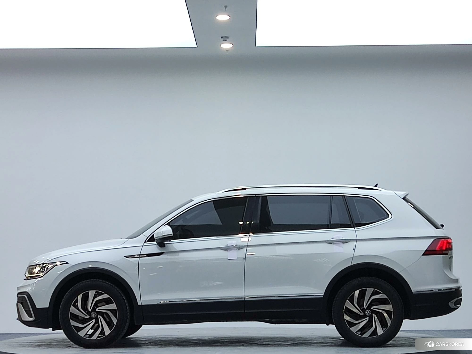 Volkswagen Tiguan L 2022 Белый из Китая, фото 4