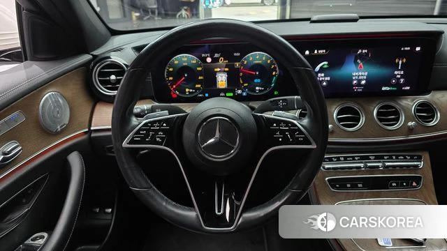 Mercedes-Benz E-Class W213 2021 Белый из Кореи, фото 4