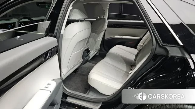 Hyundai Grandeur Hybrid (GN7) 2023 Черный из Кореи, фото 4