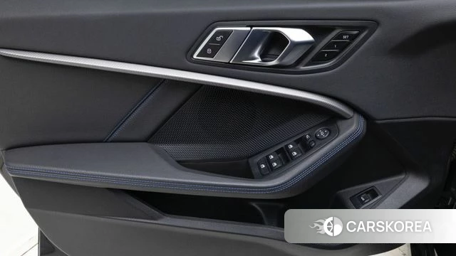 BMW 1 Series (F40) 2023 Черный из Кореи, фото 4