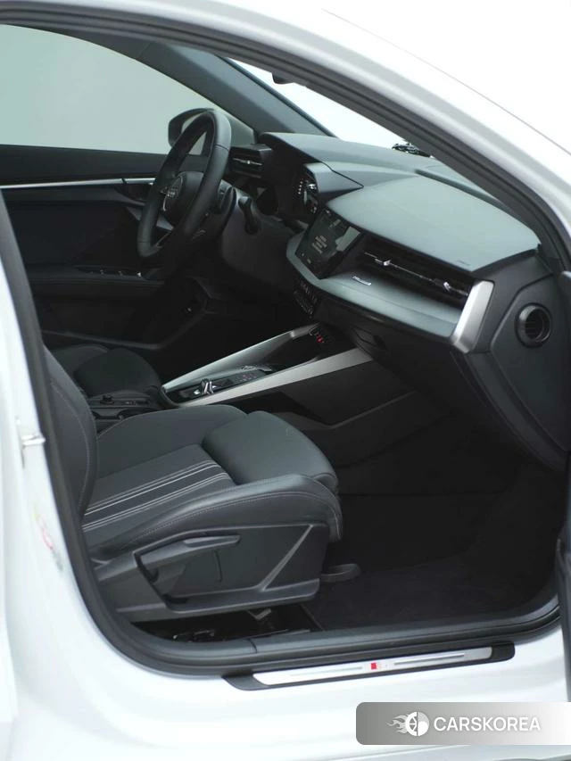 Audi A3 2023 Белый из Китая, фото 4