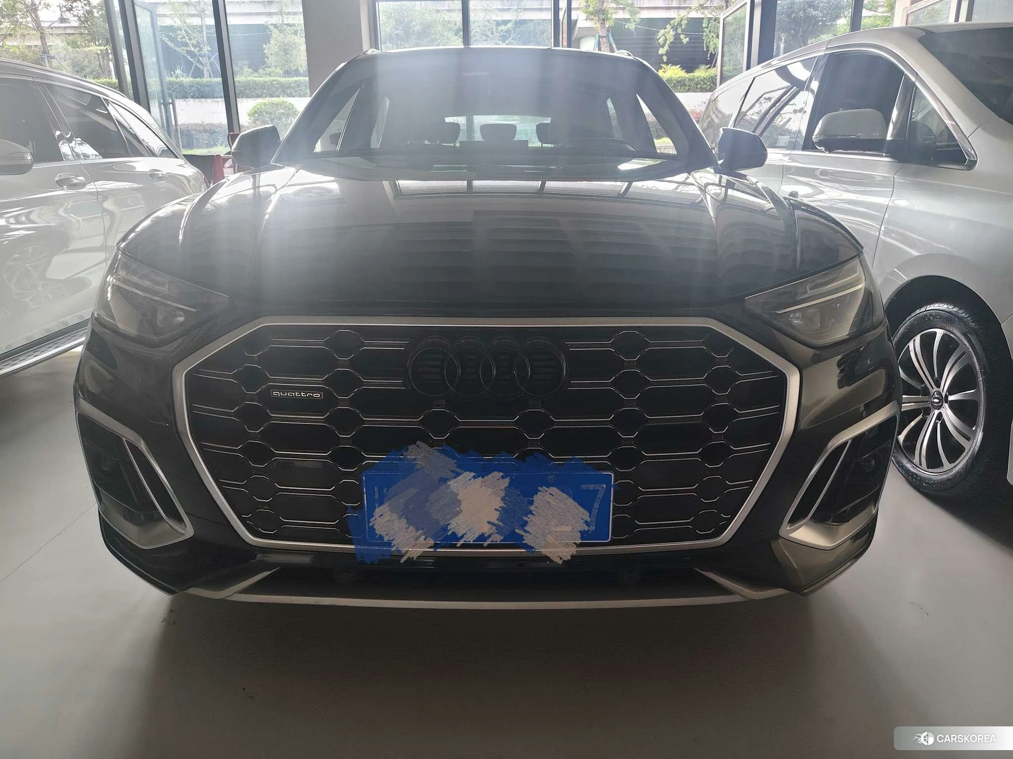 Audi Q5L 2021 Черный из Китая, фото 4
