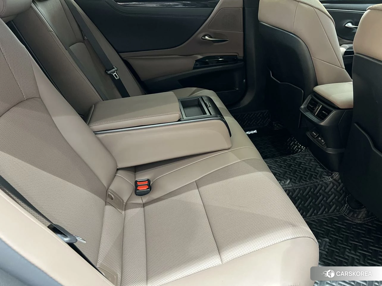 Lexus ES 2022 Серебристо-серый из Китая, фото 4