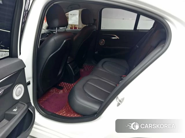 BMW 1 series 2023 Белый из Китая, фото 4