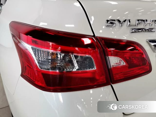 Nissan Xuan Yi 2024 Белый из Китая, фото 4