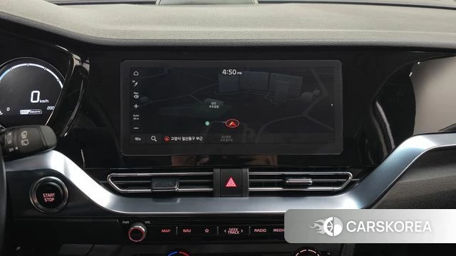 Kia Niro Plus 2023 Серебряный из Кореи, фото 4