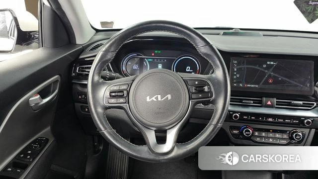 Kia Niro Plus 2022 Белый из Кореи, фото 4