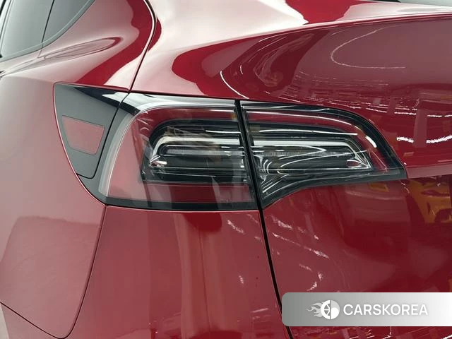 Tesla Model Y 2021 Красный из Китая, фото 4