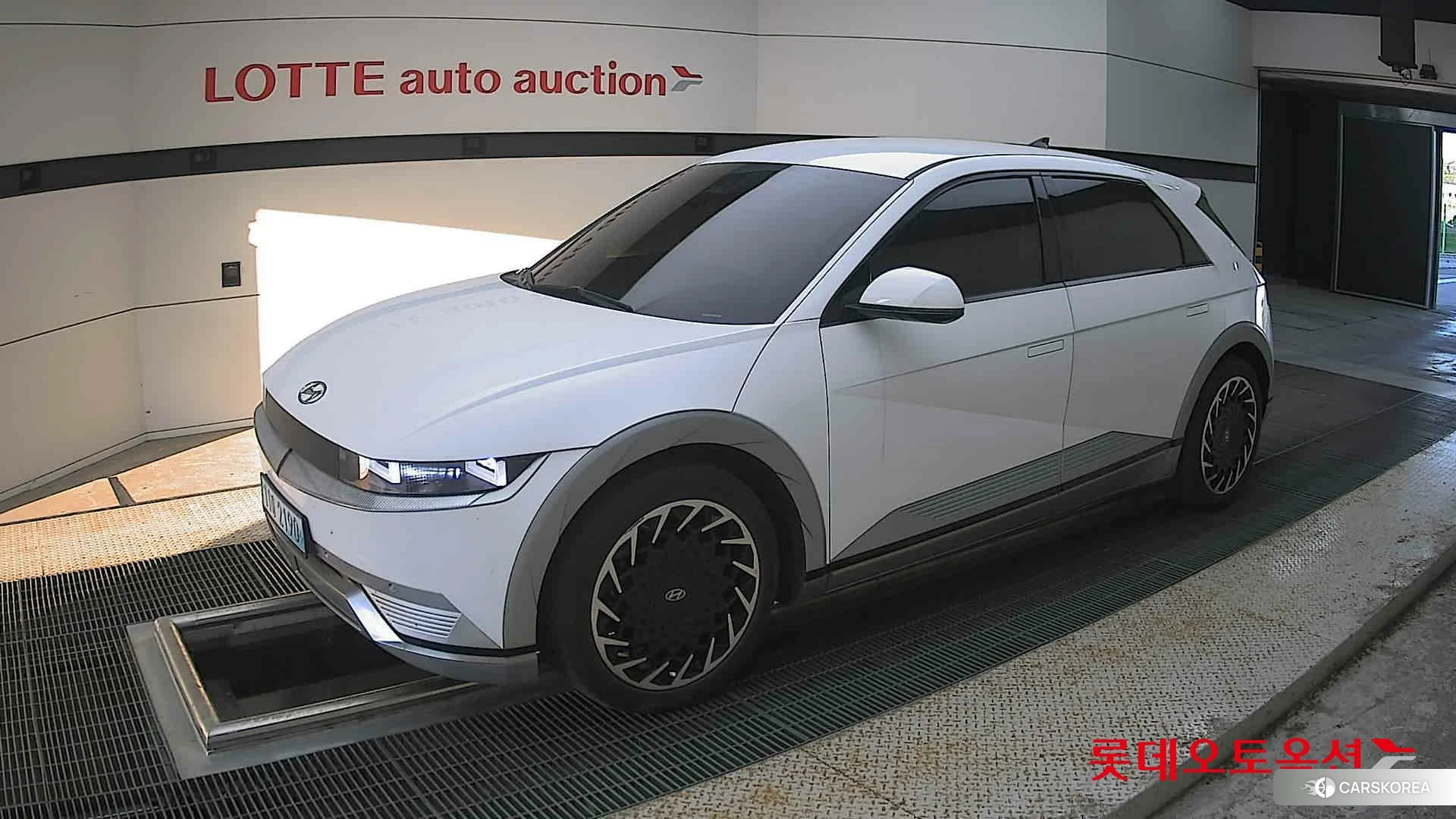 Hyundai IONIQ 5 2022 Atlas White из Кореи, фото 4