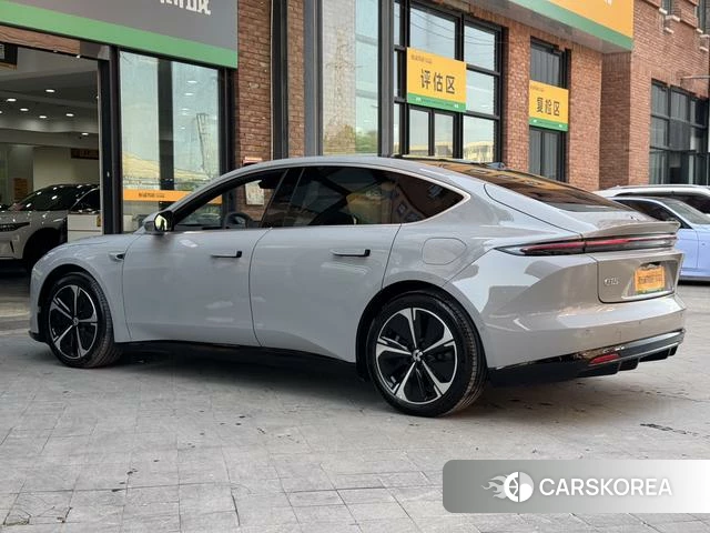 Weilai ET5 2026 Серебристо-серый из Китая, фото 4