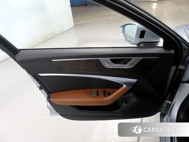 Audi A6 (C8) 2022 Серебристо-серый из Кореи, фото 4