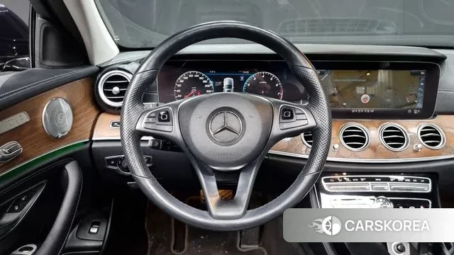 Mercedes-Benz E-Class W213 2018 Синий из Кореи, фото 4